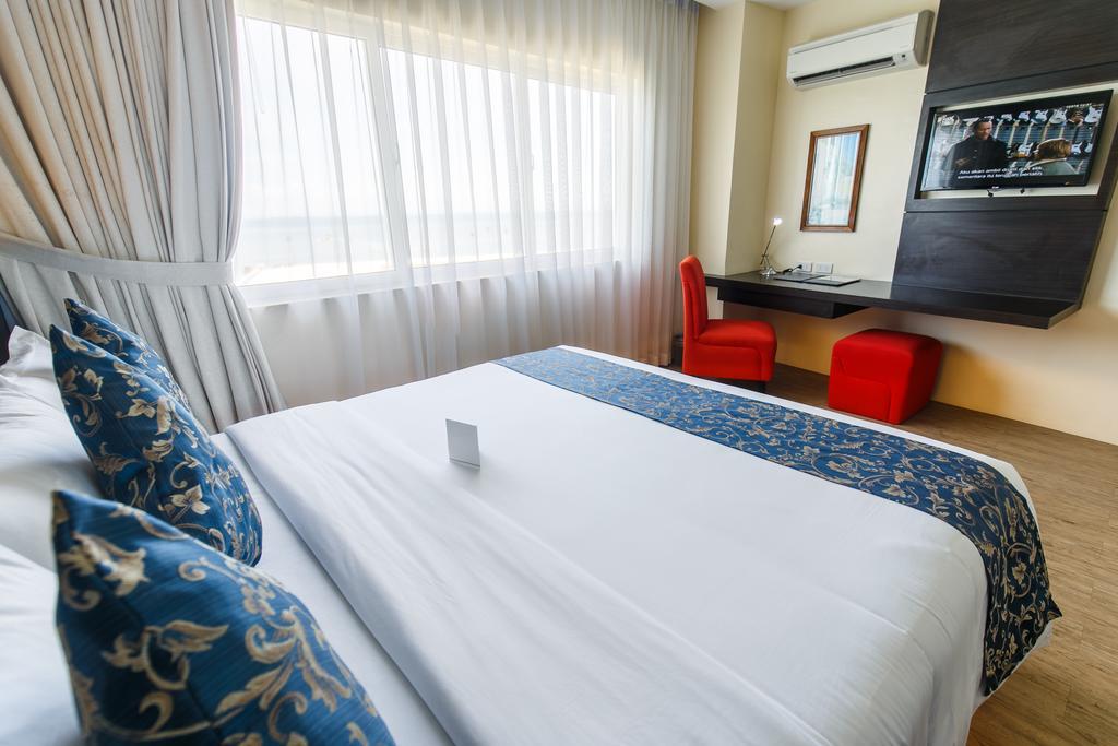 Solea Seaview Resort Мактан Екстериор снимка